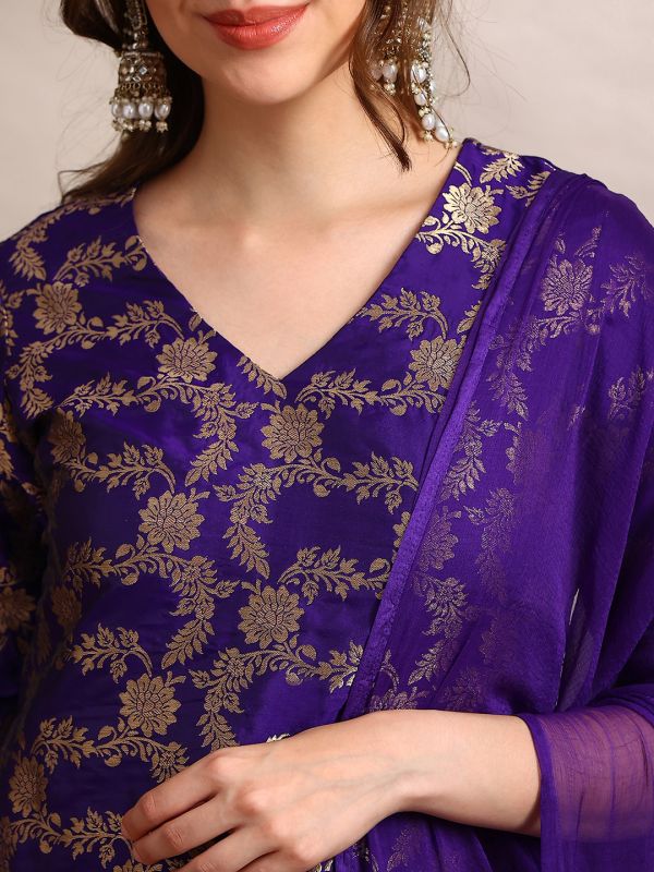 Purple Floral Woven Design Festive Set with V-Neck Straight Kurta, Pants & Taping Dupatta – Elegant Short-Sleeve Ethnic Ensemble