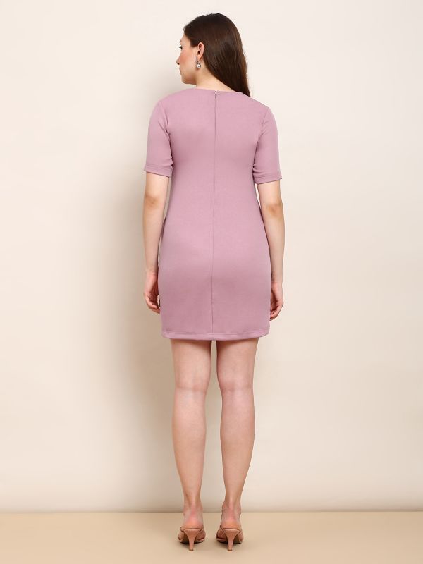Charming Pink Mini Sheath Dress with Round Neck, Short Sleeves & Metal Bow Accent – Perfect for Party & Evening Wear