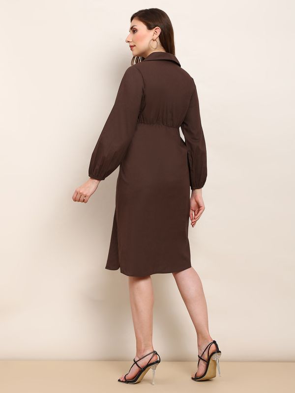Chic Brown Midi Shirt Dress with Collared Neck, Bishop Sleeves & Front Twist Knot – Elegant Curved Hem Workwear Style