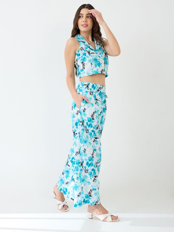 Blue Floral Print Co-Ord Set with Notched Lapel Crop Shirt & Wide-Leg Trousers – Elegant Resort & Brunch Wear Ensemble